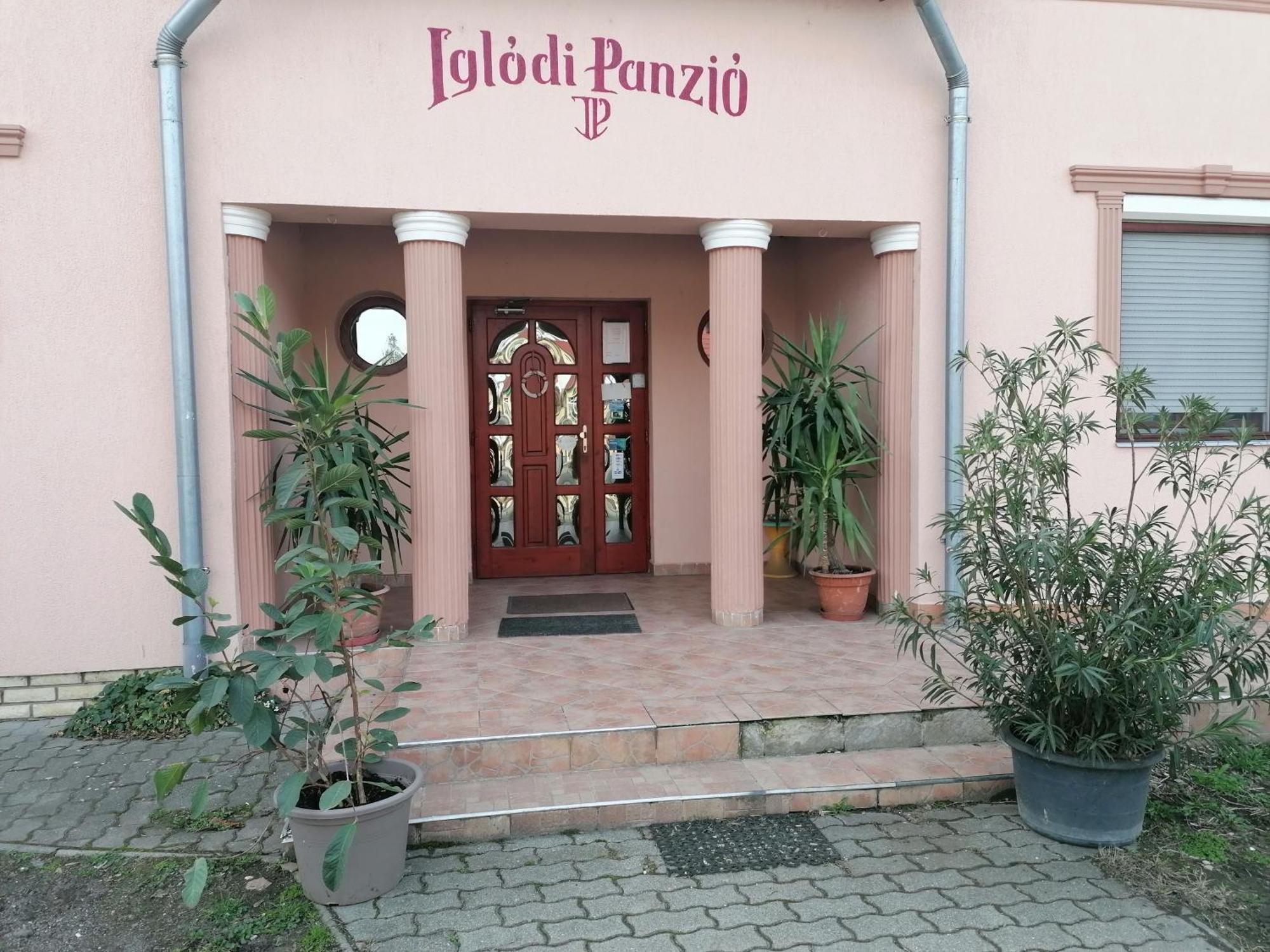 Iglodi Panzio Hotel Kunszentmárton Exterior photo