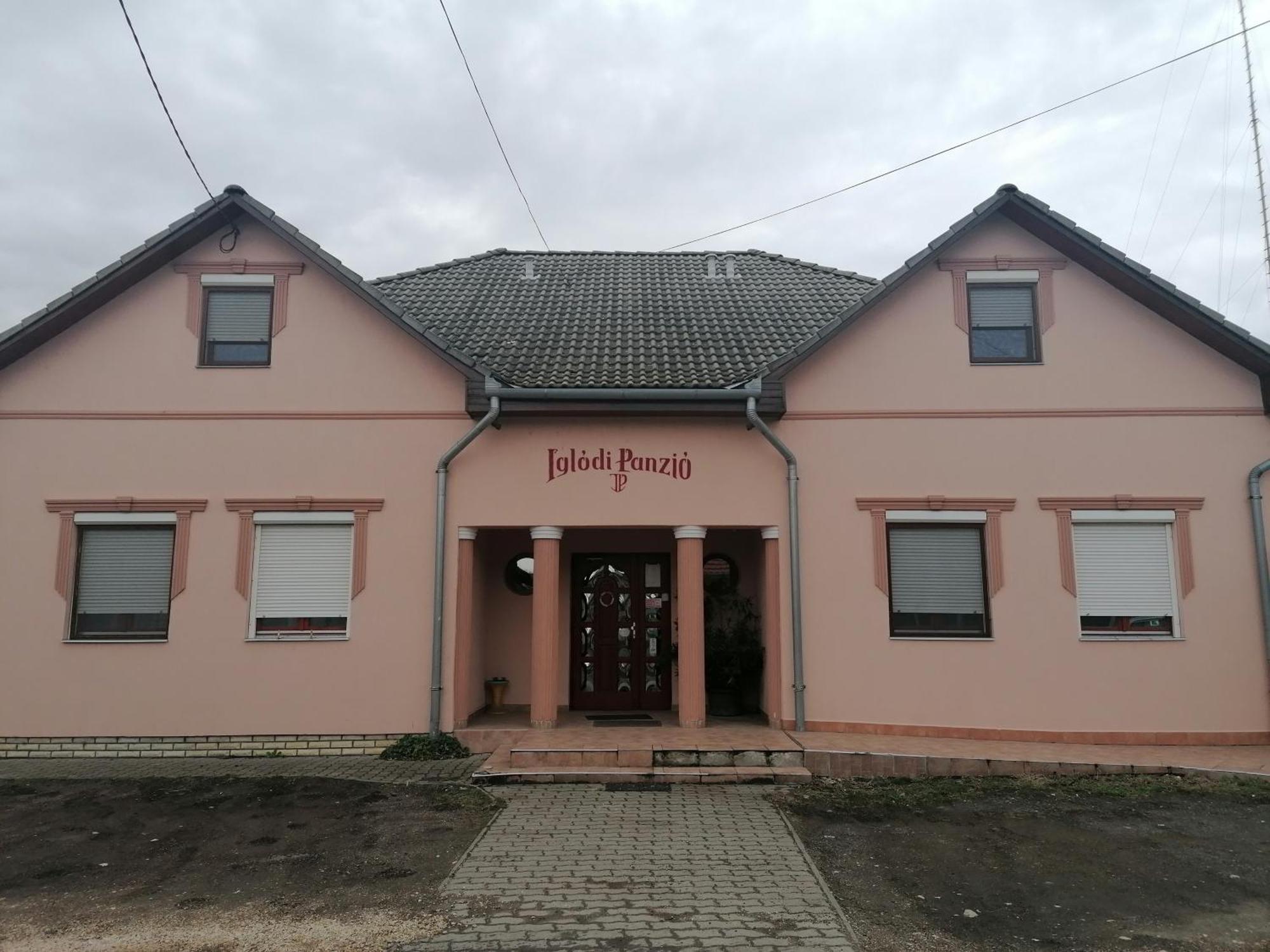 Iglodi Panzio Hotel Kunszentmárton Exterior photo